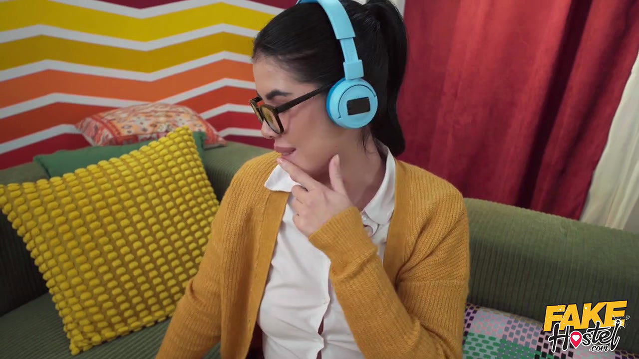 Lady Dee – Geeky But Freaky