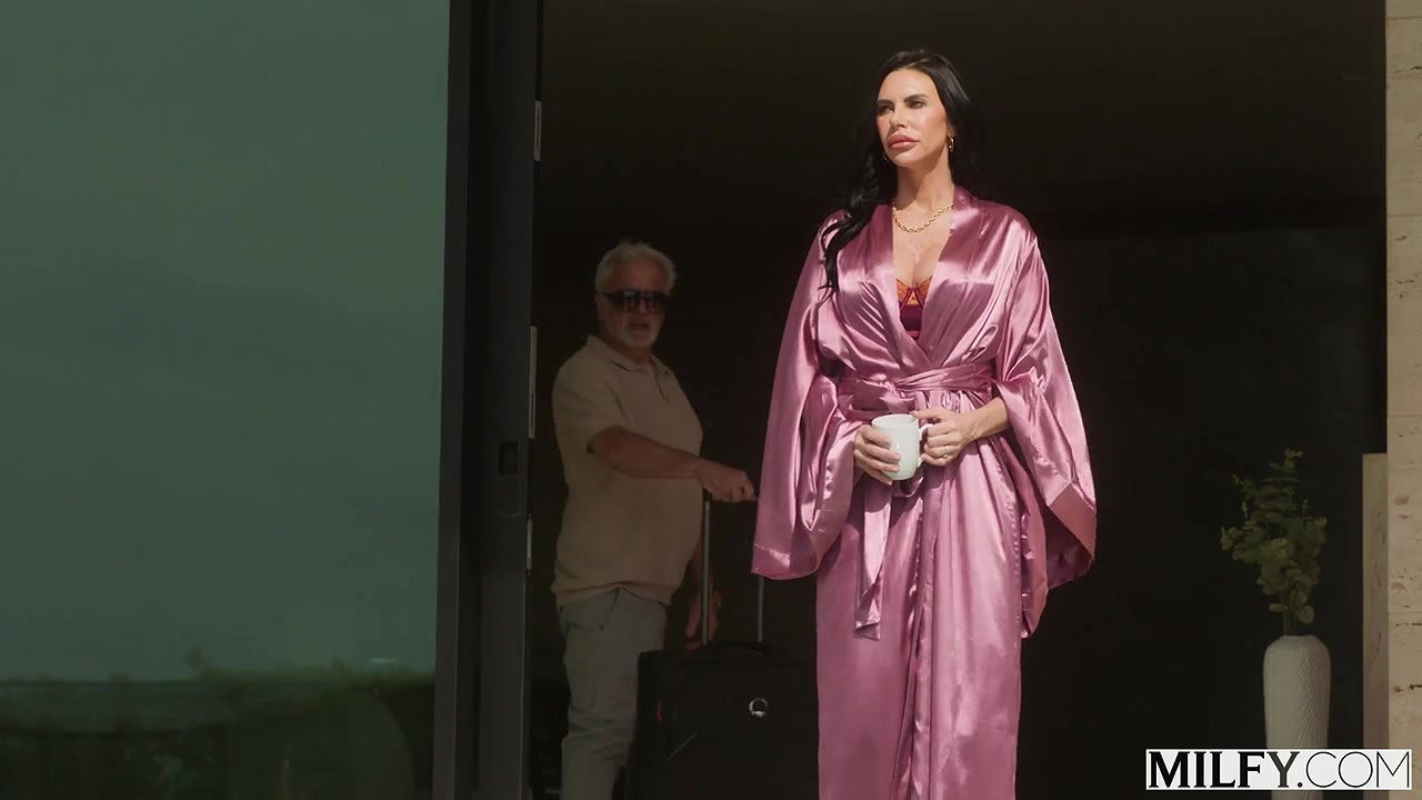 Piper Press – Trophy Wife Ditches Hubby For Pool Boy
