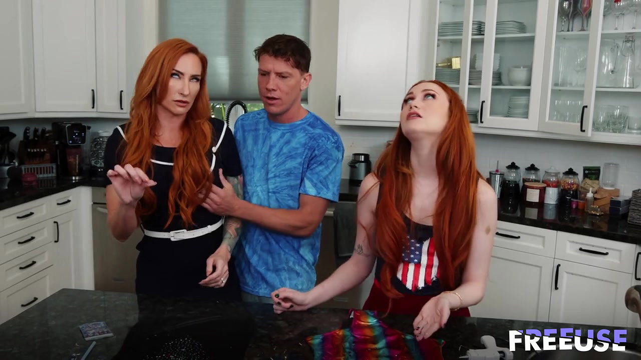 Scarlet Skies & Sophia Locke – Free Fucking Red Head Stepfamily
