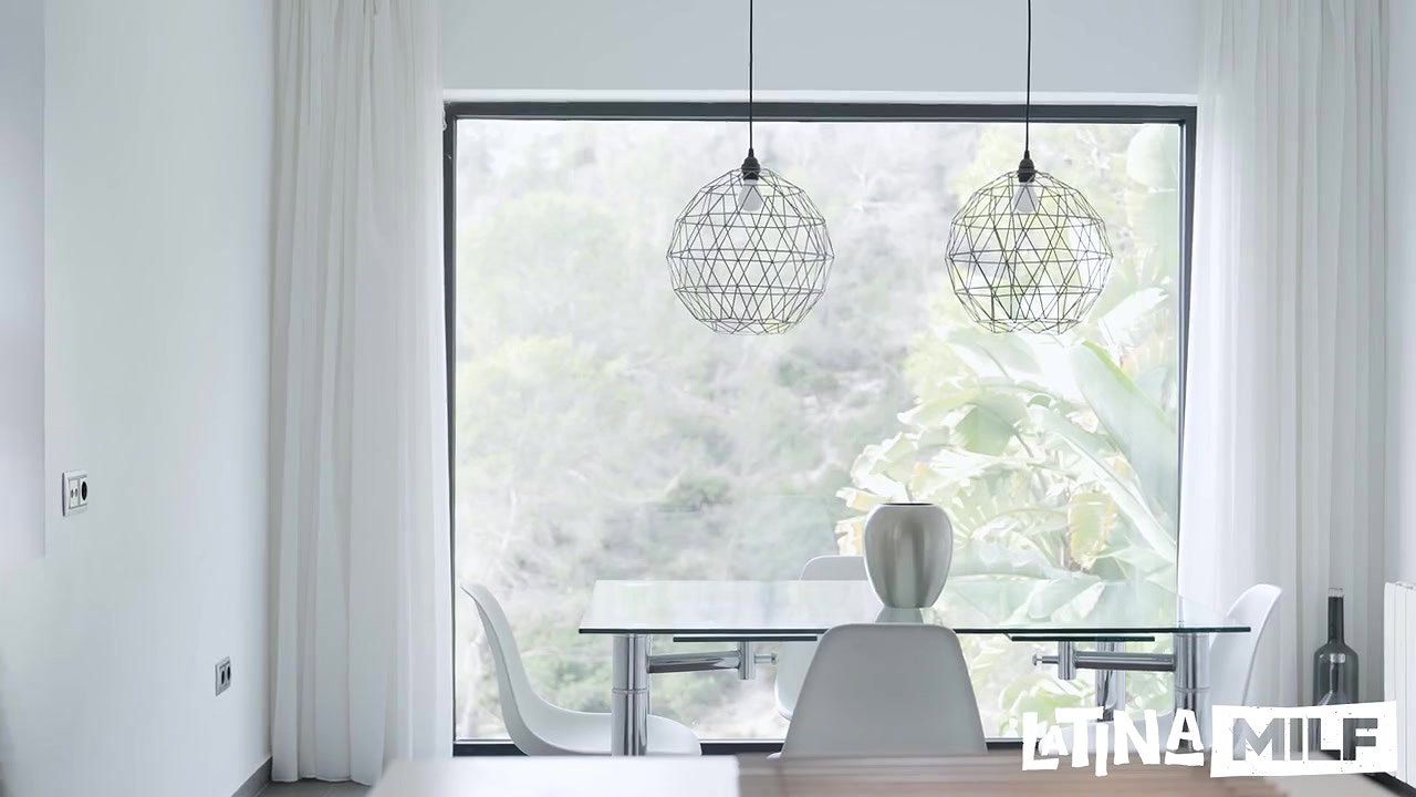 Yorgelis Carrillo – Open House Open Legs