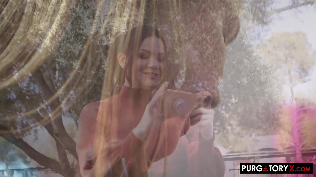 Coco Lovelock & Alison Rey – Family Day