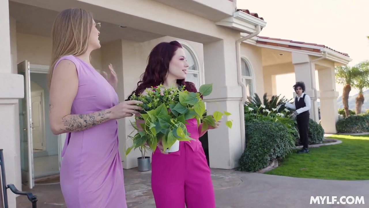 Jessica Ryan & Annie King – Edward Dildohands