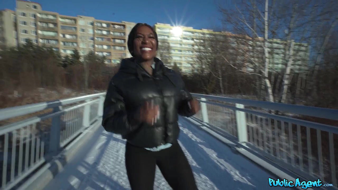 Josy Black – Public Hunter