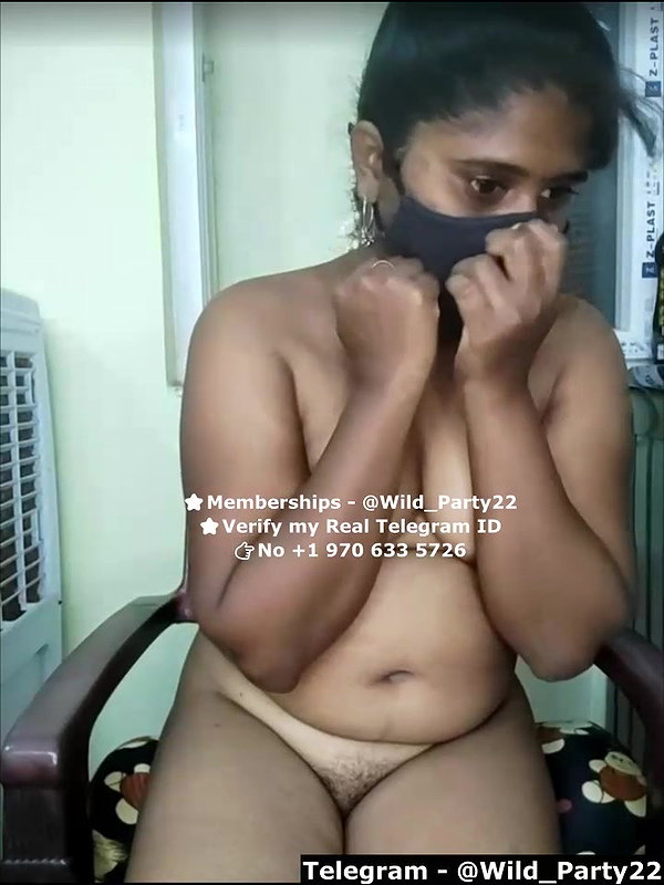 Priya_Telugu_24 Private show spreading pussy hole