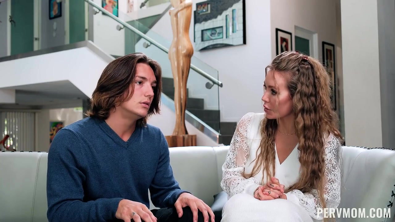 Nicole Aniston & Chloe Rose – Meet My New Girlfriend
