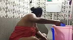 Tamil Aunty Nandana On Cam Bathing For Money