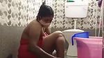 Tamil Aunty Nandana On Cam Bathing For Money