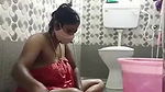 Tamil Aunty Nandana On Cam Bathing For Money