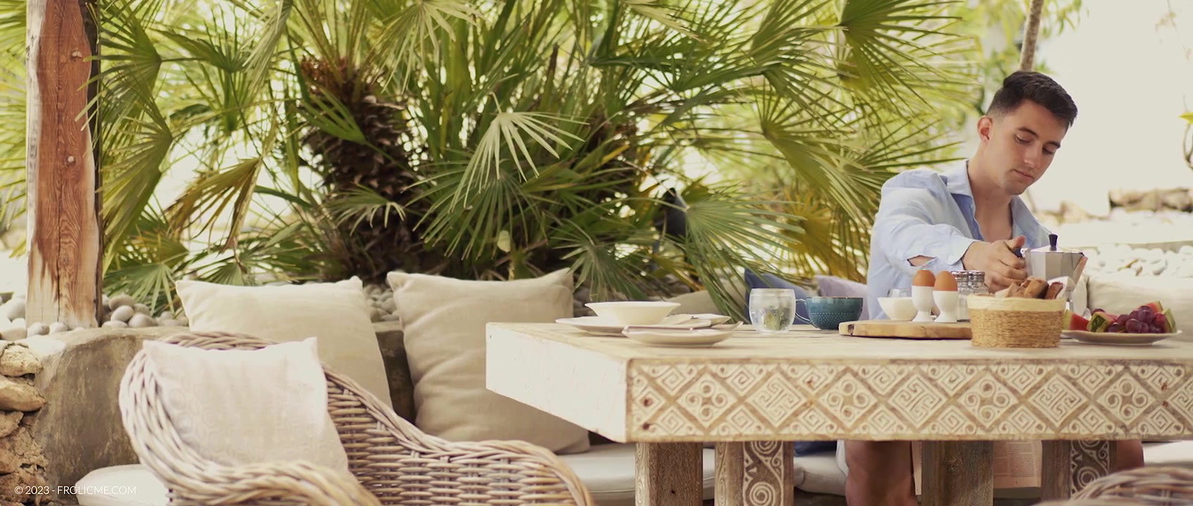 Mina Moreno – Morning Backyard Bang