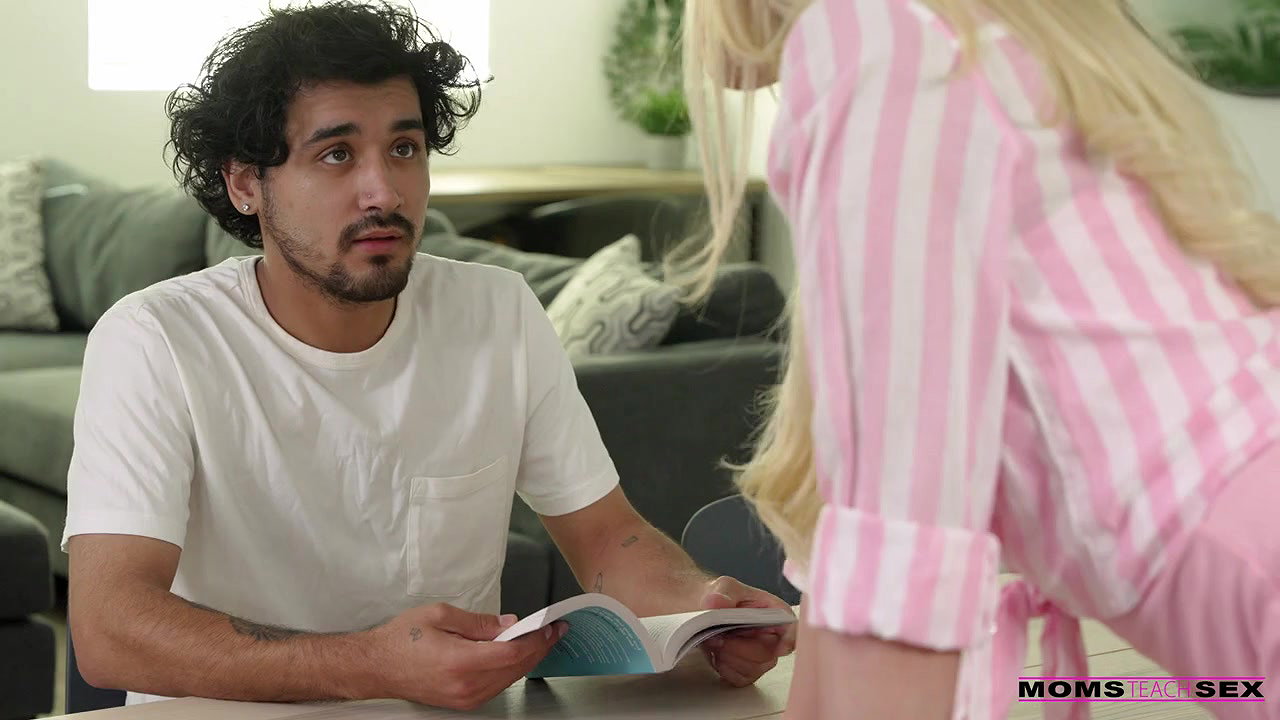 Aiden Ashley – Hot Horny Stepmom