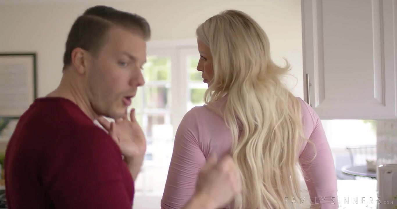Alura Jenson – Hot Stepmom