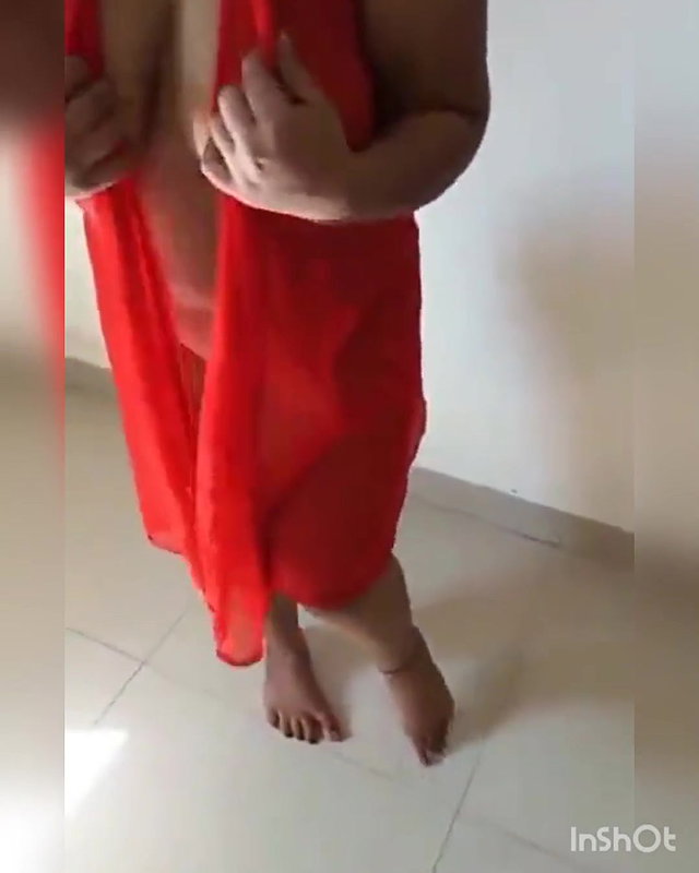 Indian hot aunty big natural boobs red hot milf aunty.