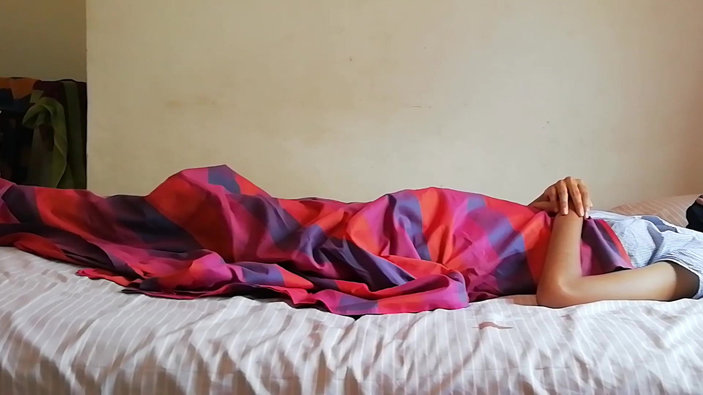 Sri Lankan spa massage – wife fucked in spa.