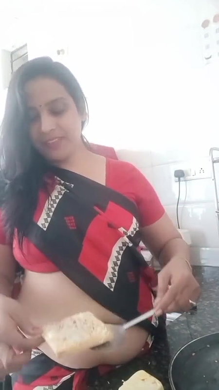 kruti Patel with hott garlic brea.