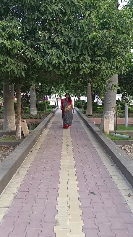 life me variation bhi jaruri he⧸me bhi aapne aap me variation la Rahi h.