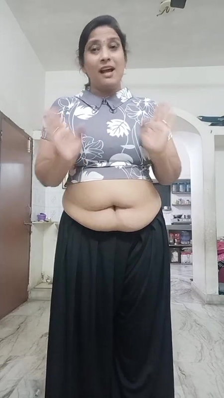 किसने बोला की में तुम्हारे साथ रिश्ते में हूं？ ऐसे कमेंट ना करें जिसे हमारे घर में  झगड़े ह.