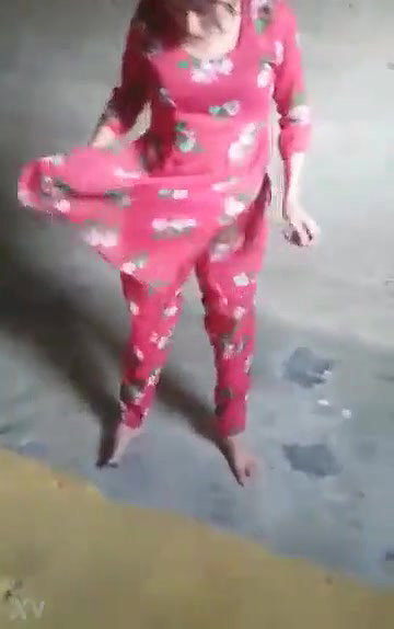 Desi girlfriend in room