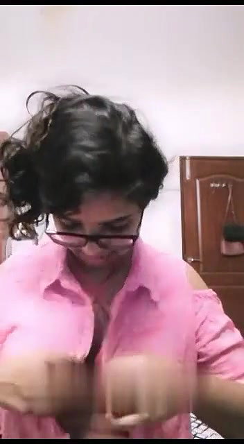 Sexy Indian Girl Showing
