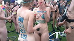 Gode en public et branlette des voyeurs_47cac307