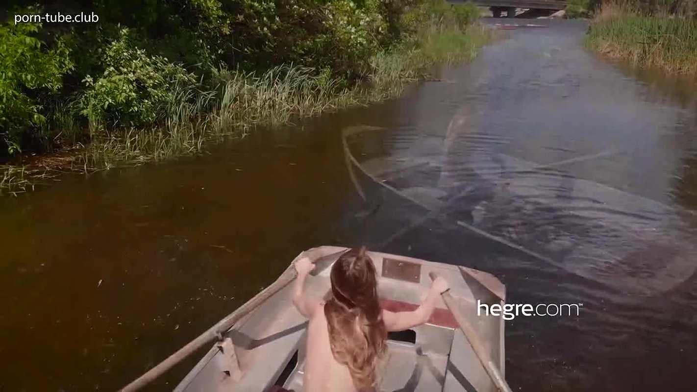 WIFE Flashing Big Tits in Public_e1ce8bc7