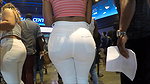A random guy gaves me his cock for risky outdoor blowjob in public_b5fe484b