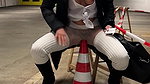 Caliente chico se masturba en el bao publico silenciosamente_5d2873ce