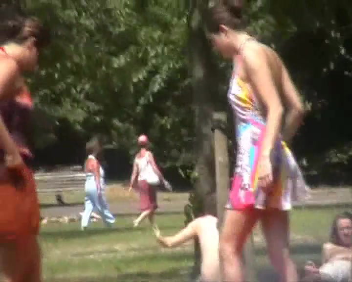 He licked my pussy in a public park_8f354f6c