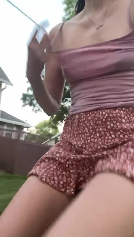 I Jerk Off With Filipino Beautician during a Public Session in Manila_3d9124e2