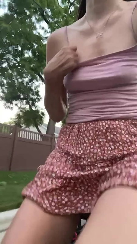 I Jerk Off With Filipino Beautician during a Public Session in Manila_3d9124e2