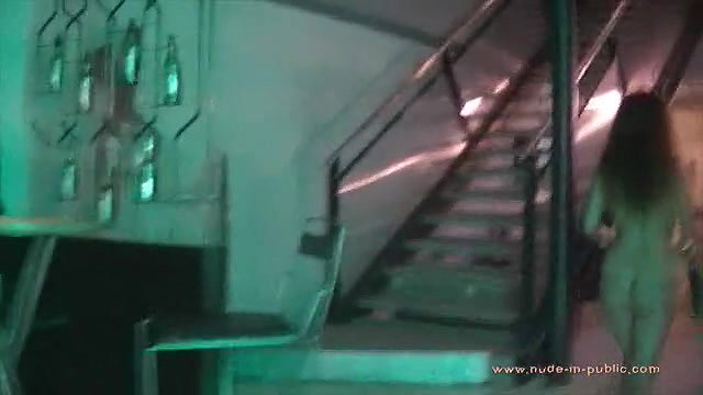 Public daytime flashing tease_33d9786a