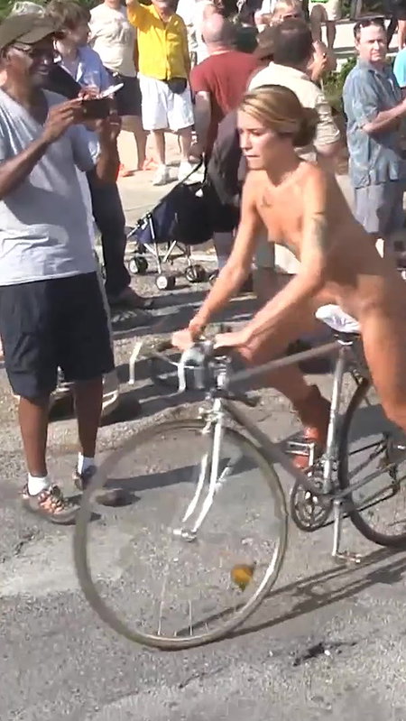 Teens Share Cock In Public 1080 gpwk_a53ee684