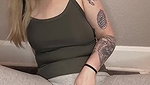 Hot sexy blonde girl in grey leggings fingering pussy and squirting on cam