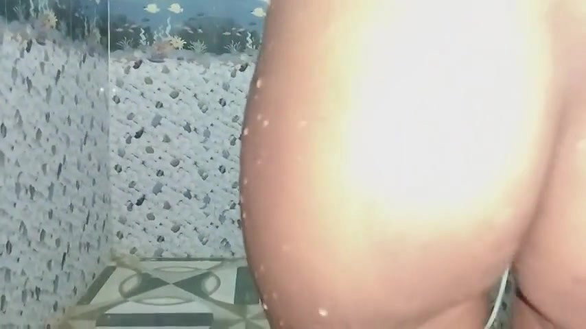 Stepsister bathing in petticoat stepbrother watch and make cum.