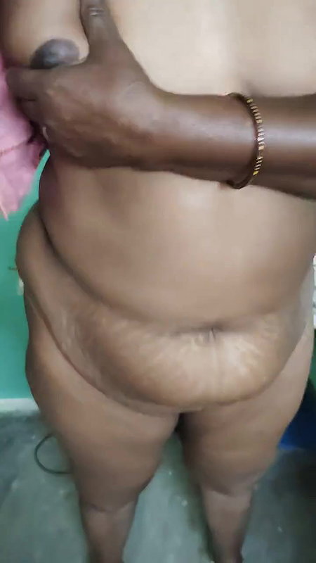 Aunty masturbation in room