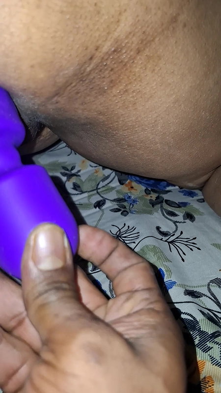 Bhabhi Get Massage in Pussy