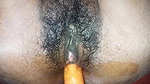bhabhi ke bur me tel lagakar gajar dal diya
