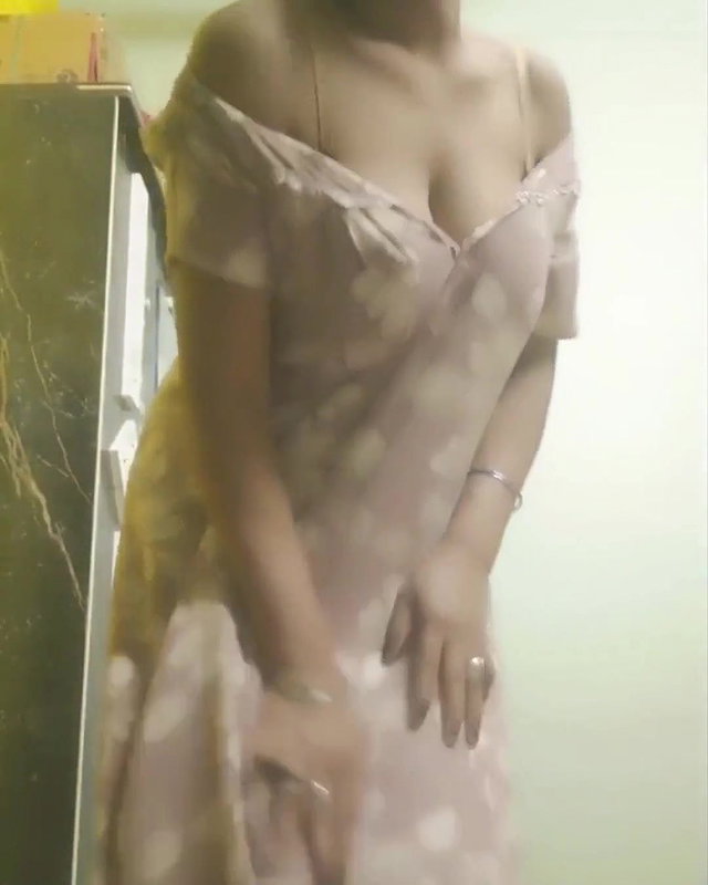 Desi Bhabhi Tease