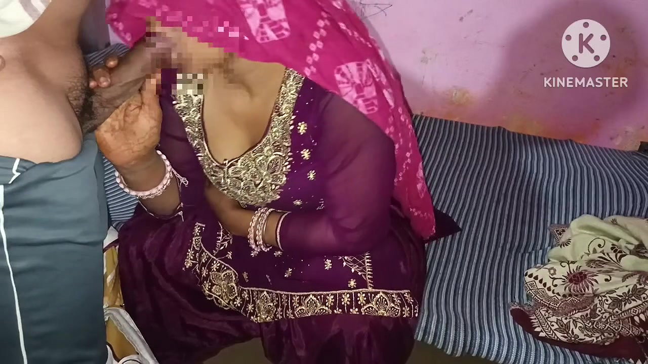 Desi sexy mausi fucked her own stepsister’s stepson by becoming a mare and lifting her in the lap and putting the dick in pussy