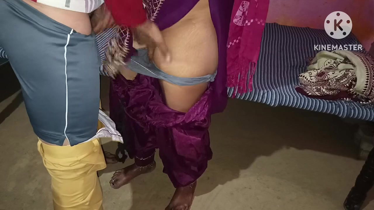 Desi sexy mausi fucked her own stepsister’s stepson by becoming a mare and lifting her in the lap and putting the dick in pussy