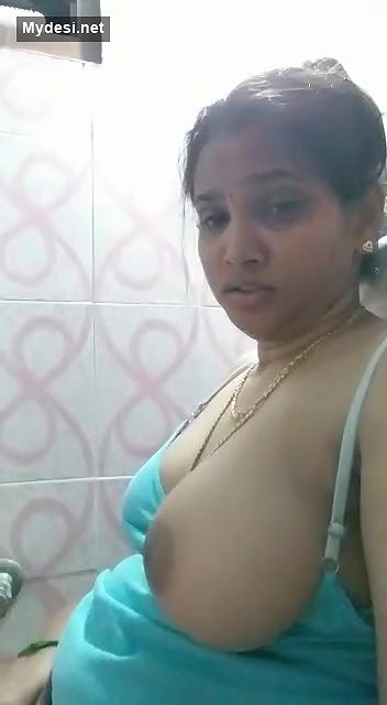 Maya bhabi fing her pussy