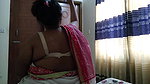 (selfie lete hue Hot Aunty ko Jabardasti Chudai) Neighbor Stripping her saree & fucked in bed – Indian Desi Aunty.