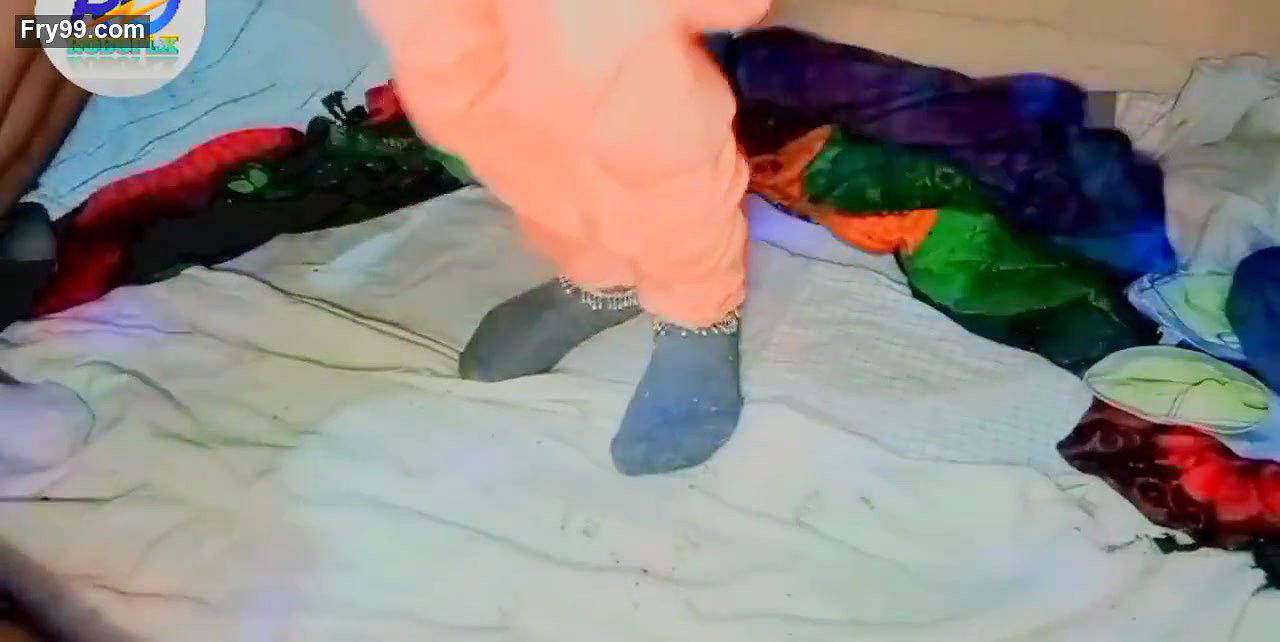 Desi sister chudai salvar khol kar karvai chut phaila kardi part 2.