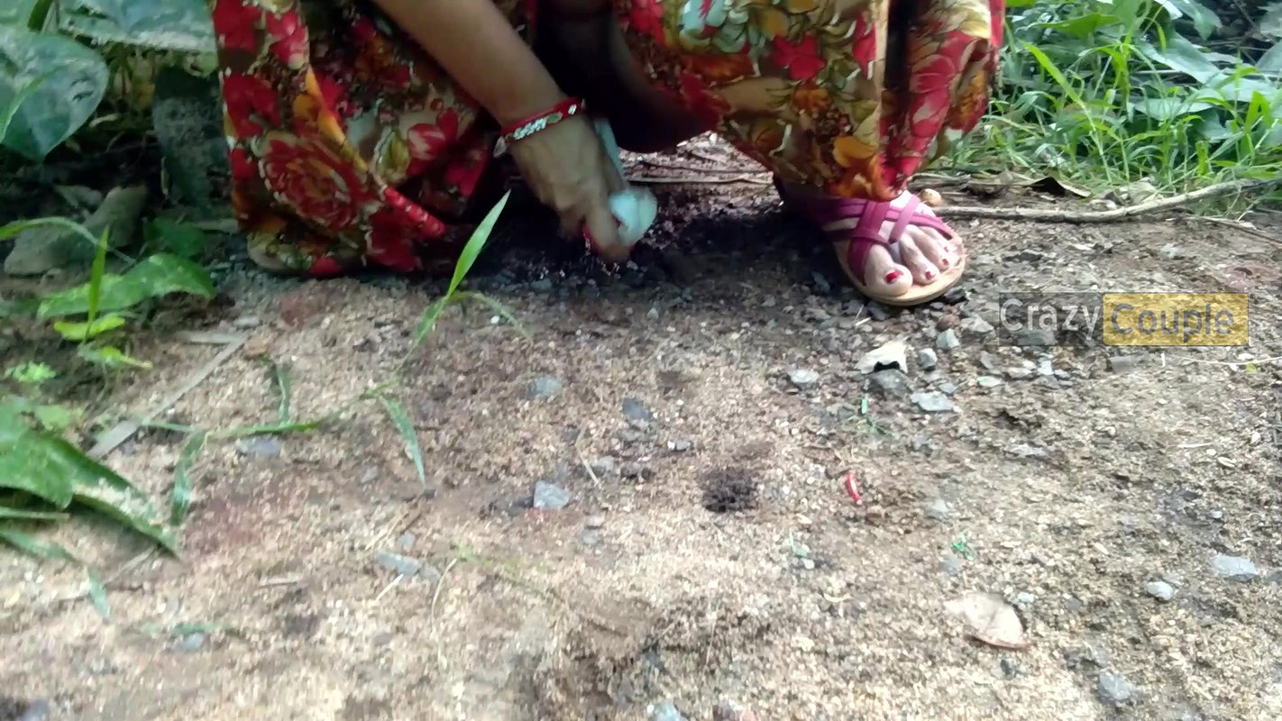Village aunty outdoor car dildo fucking and pissing squirting.