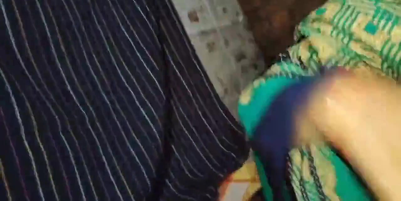 Rani Desi bhabhi ko devar ne land choos baya rani Bhabhi ne ki chote devar ko mast kardira.