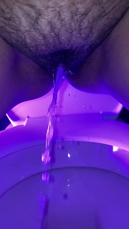babe peeing in slow-mo – rainbow.