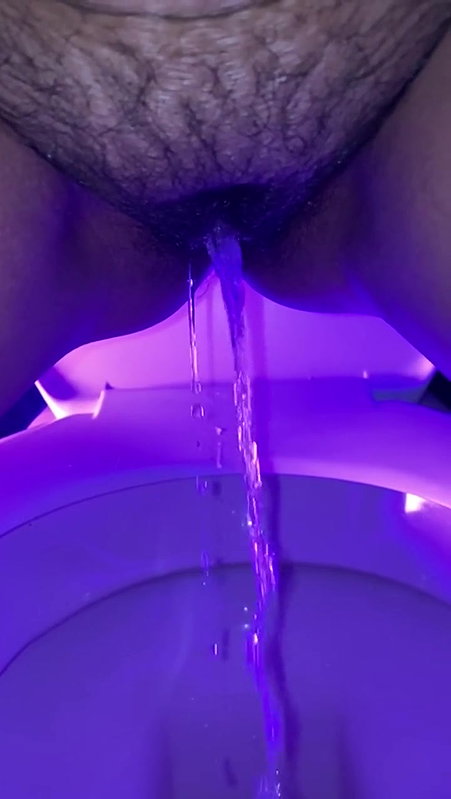 babe peeing in slow-mo – rainbow.