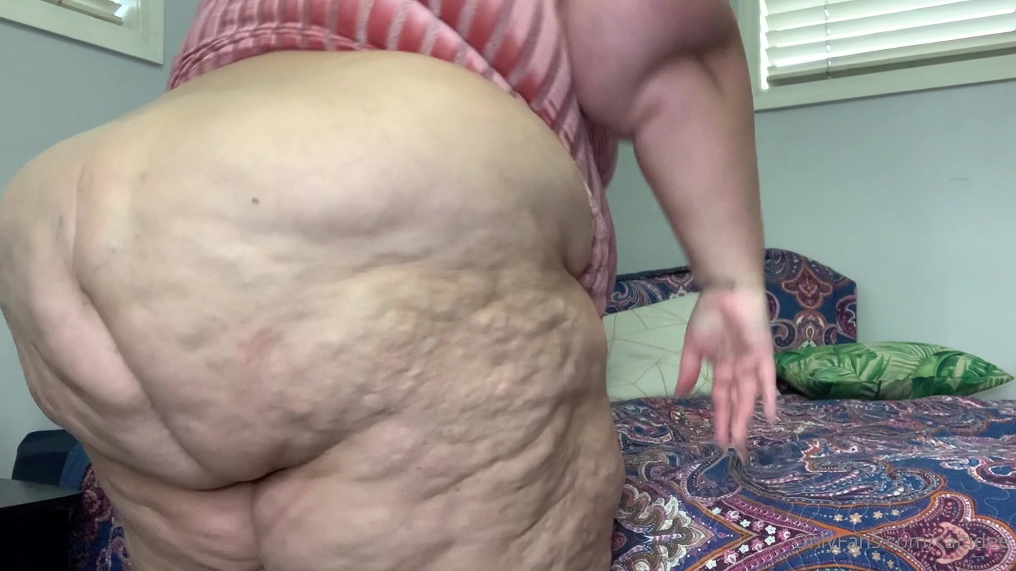 Bbw White girl with Huge tits gags on my bbc_d4772809