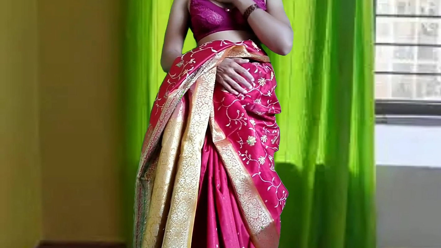 Curvy woman at marriage ceremony, groom introduced her to a family friend….