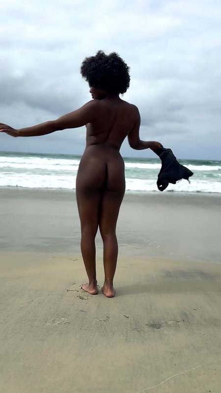 Fucking my boyfriend bareback at the beach house_c192ff52