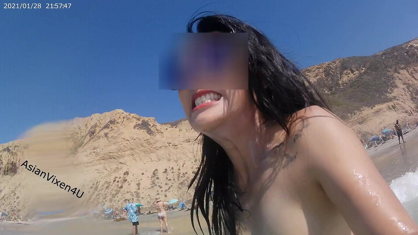 Sexy gay men at the beach But Peter gets some good revenge_9984958c